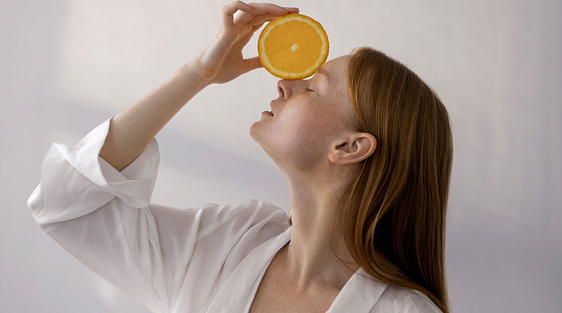 Proprietà della vitamina C pura per la pelle del viso